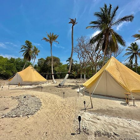 Tintipan Ashram Hostel & Glamping Tintipan Island Exterior photo