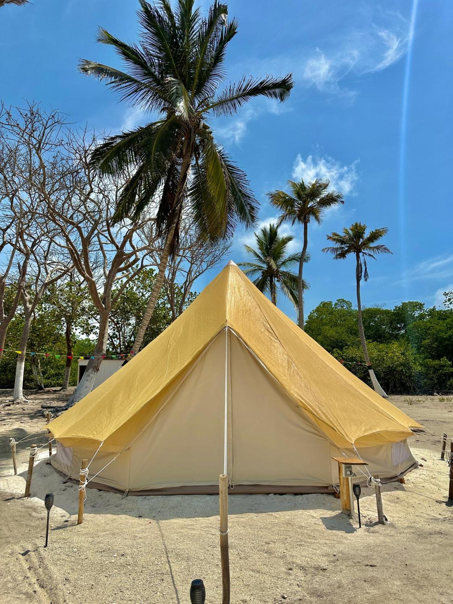 Tintipan Ashram Hostel & Glamping Tintipan Island Exterior photo